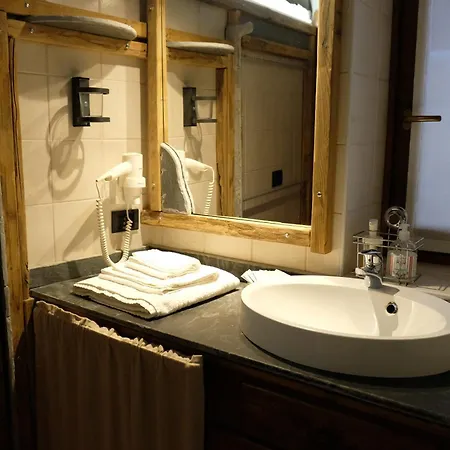 Le In Pietra La Torretta Vakantiehuis